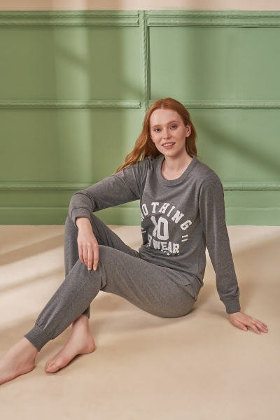 Kadın Eşli Pijama Takımı