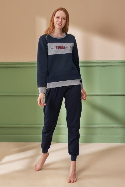 Kadın Eşli Pijama Takımı