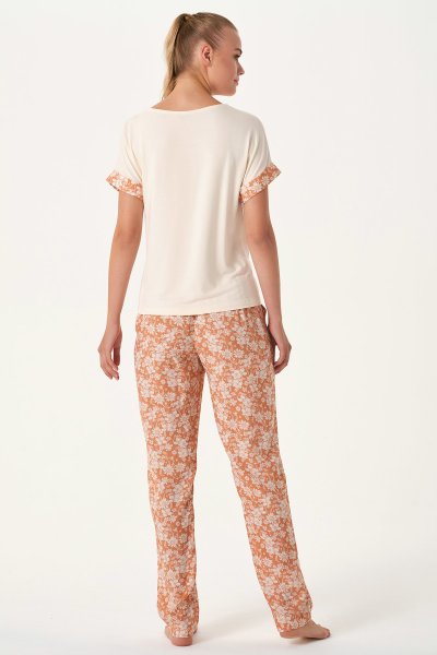 Kadın Turuncu Çiçekli Pijama Takımı
