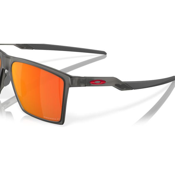 OO 9482 948204 57 Oakley FUTURITY SUN Polarize Güneş Gözlüğü