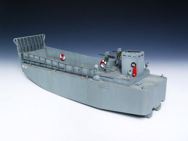 1/35 WWII US Navy LCM(3) Landing craft