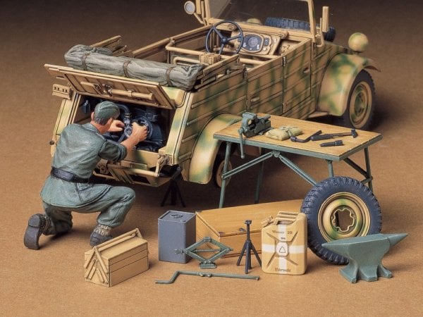 1/35 Kuebelvagen Engine Set