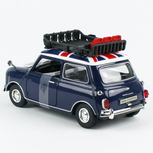 Motormax 79741 1/18 Ölçek Classic Mini Cooper, Tavan Bagajlı, Mavi/Beyaz/Kırmızı, Sergilemeye Hazır Metal Treyler Dorsesi Modeli