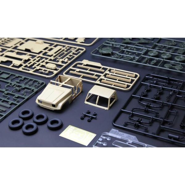 Meng VS-004 1/35 Ölçek, ZU-23-2 Silahlı Toyota Kamyonet, Plastik Model kiti