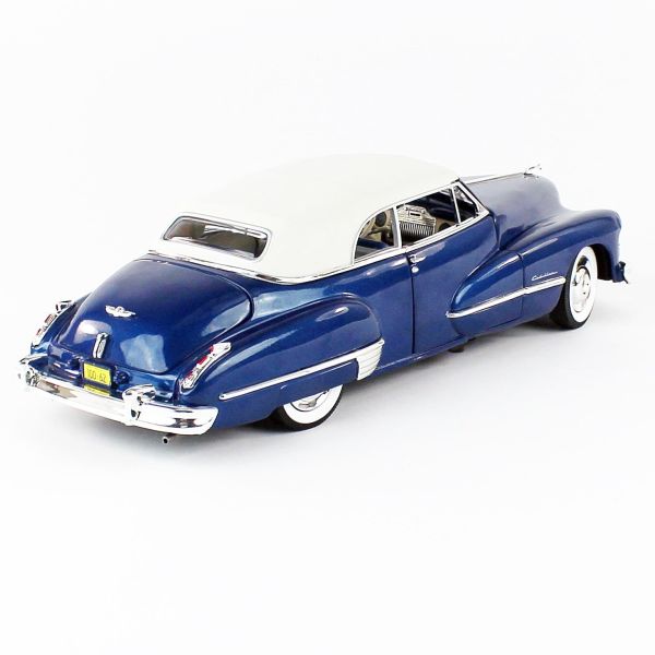 Autoworld AW274 1/18 1947 Cadillac SRS 62 Soft Top, Blue, Sergilemeye Hazır Metal Araba Maketi