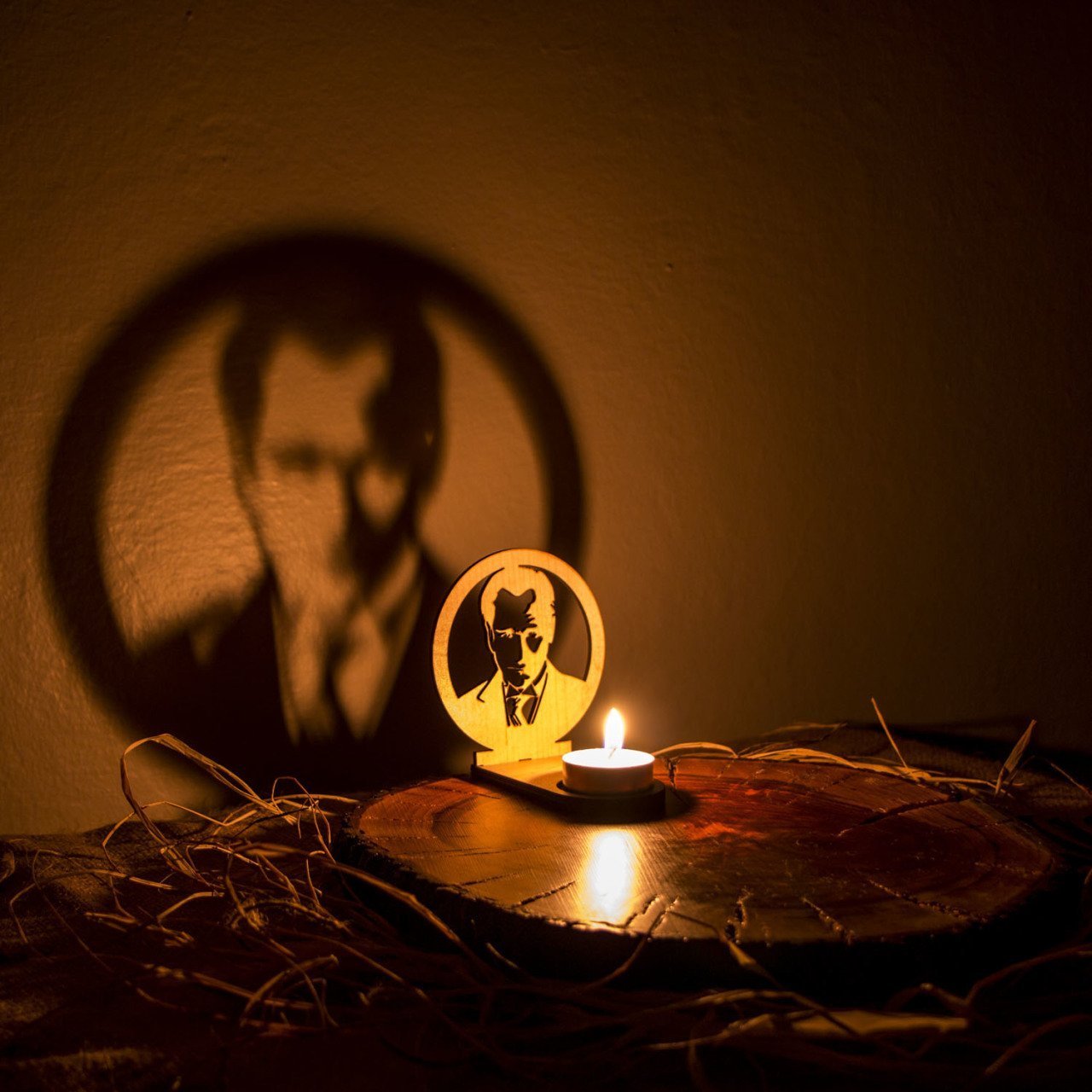 Veramaya Ahşap Lazer Kesim Tealight Portre Atatürk Gölge Mumluk 9x10x5 Cm