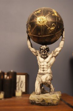 Veramaya Büyük Boy Atlas Biblo Heykel Siyah 60 Cm