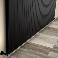 Tip 20V Dekoratif Radyatör 900x2438 Mat Siyah