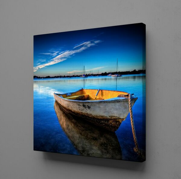 MASMAVİ DENİZDEKİ KAYIK KANVAS TABLO