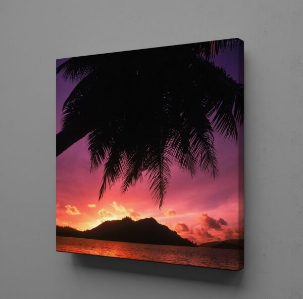 PEMBE YANSIYAN DENİZ KANVAS TABLO