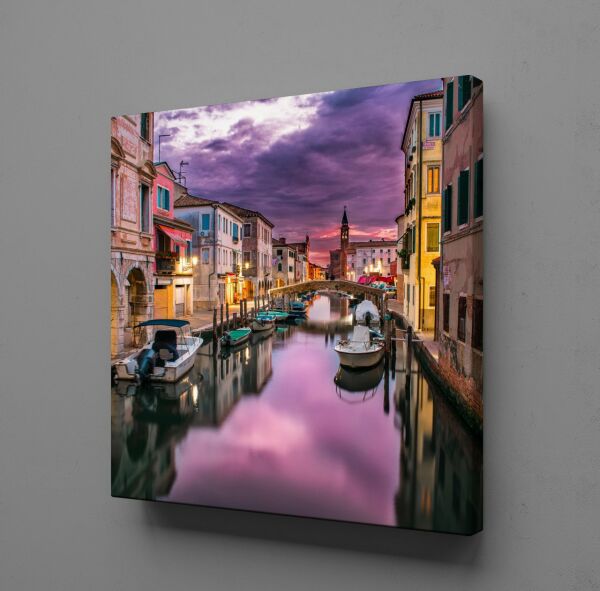 ŞEHRİN ARASINDAN AKAN NEHİR KANVAS TABLO