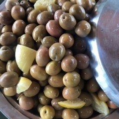 Özel Yeşil Zeytin (bol zeytinyağı ve limon ile marine edilmiştir)