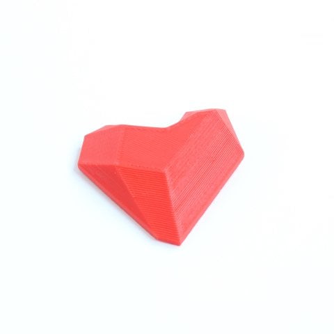 Design Rote Herzbrosche