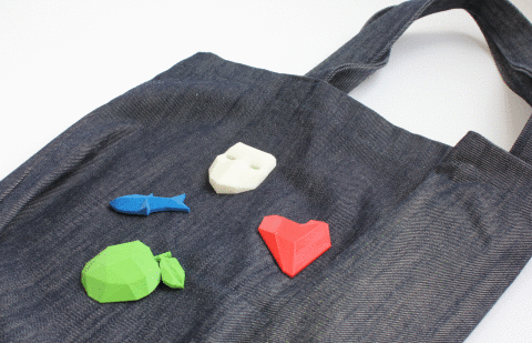Design Rote Herzbrosche