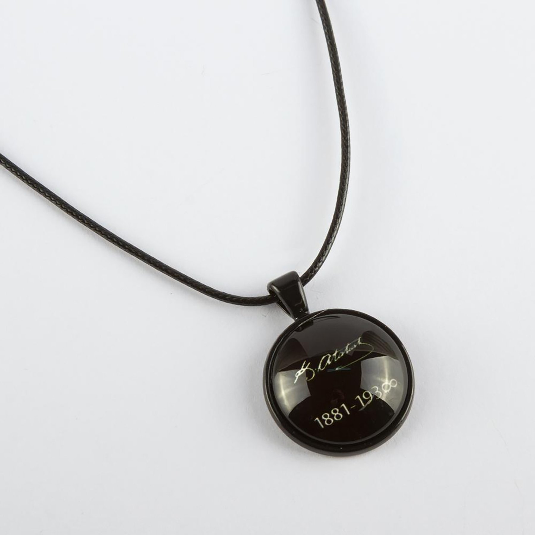 Black necklace cheap design