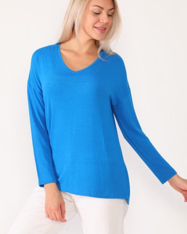 Blaue Bluse mit V-Ausschnitt