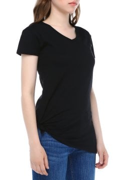 Schwarzes Basic-T-Shirt mit V-Ausschnitt