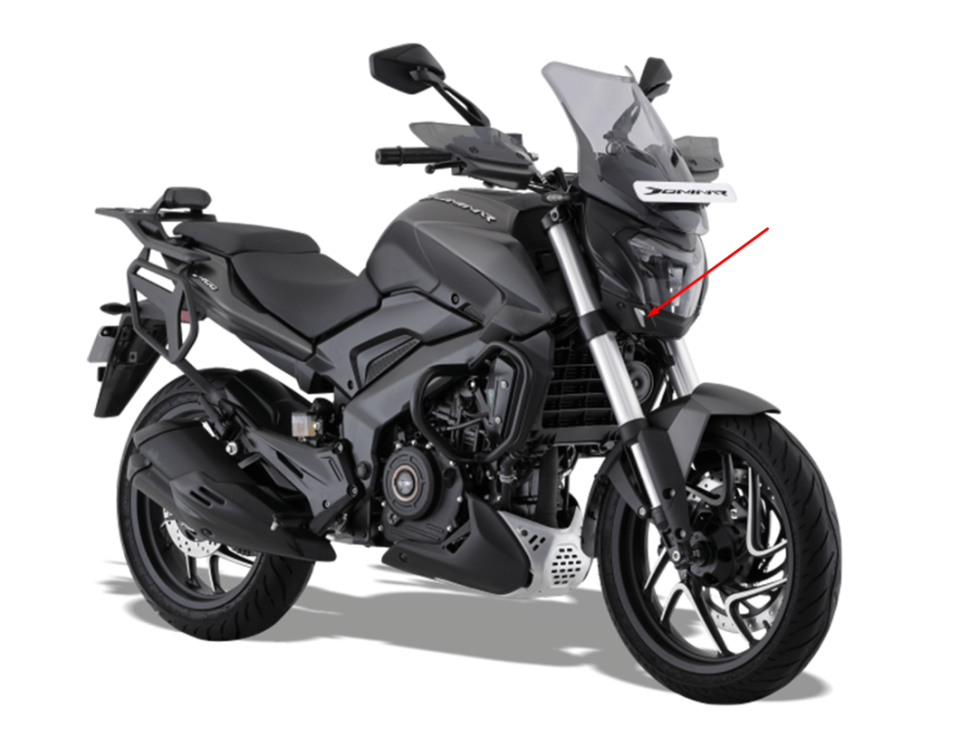 Bajaj Dominar 400 UG Far Dekoratif Kapak Sol Kabartmalı Etiket