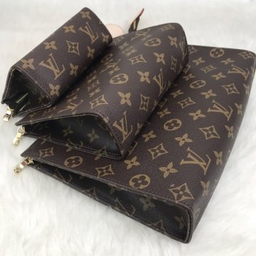 LOUIS VUITTON TOILETRY POUCH %100 hakiki vejital deri