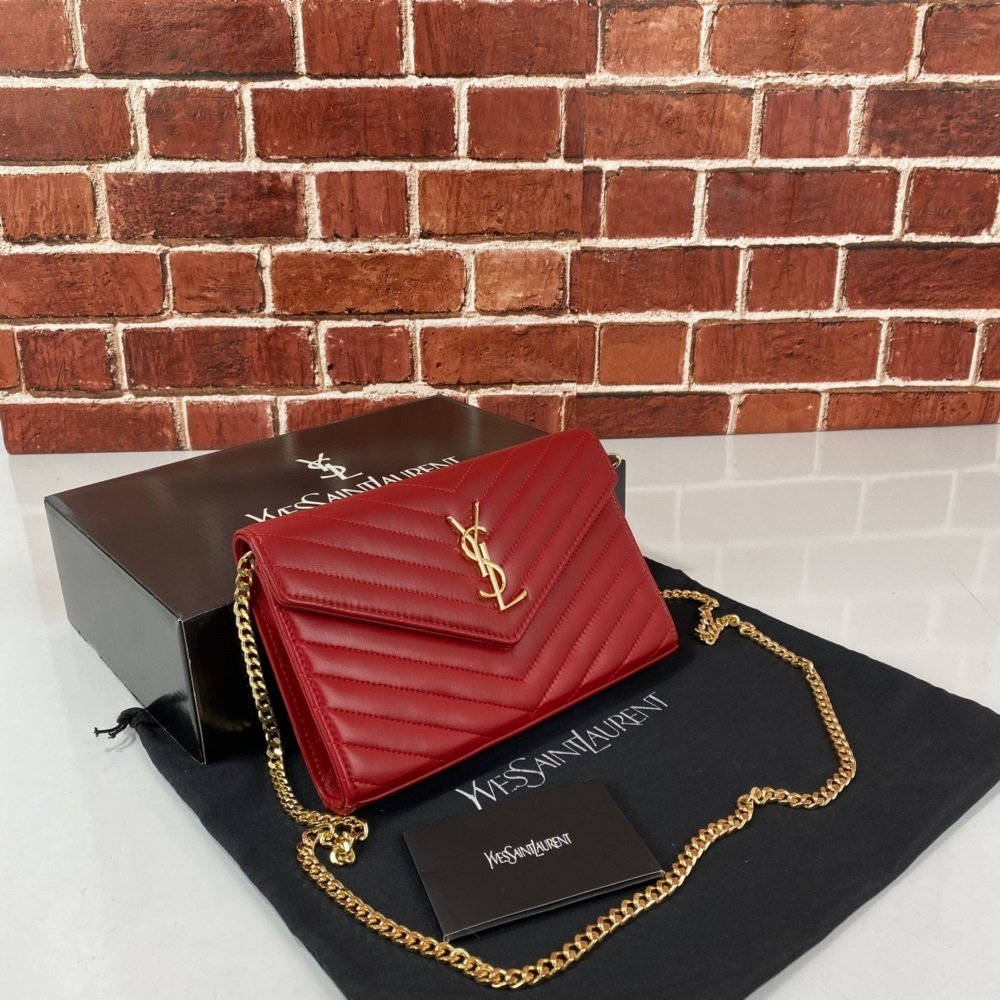 Yves Saint Laurent Quilted Shoulder (YSL) %100 HAKİKİ DERİ KIRMIZI