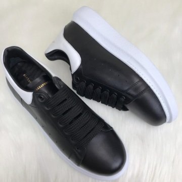 ALEXANDER McQueen %HAKİKİ DERİ ERKEK SNEAKER SİYAH BEYAZ