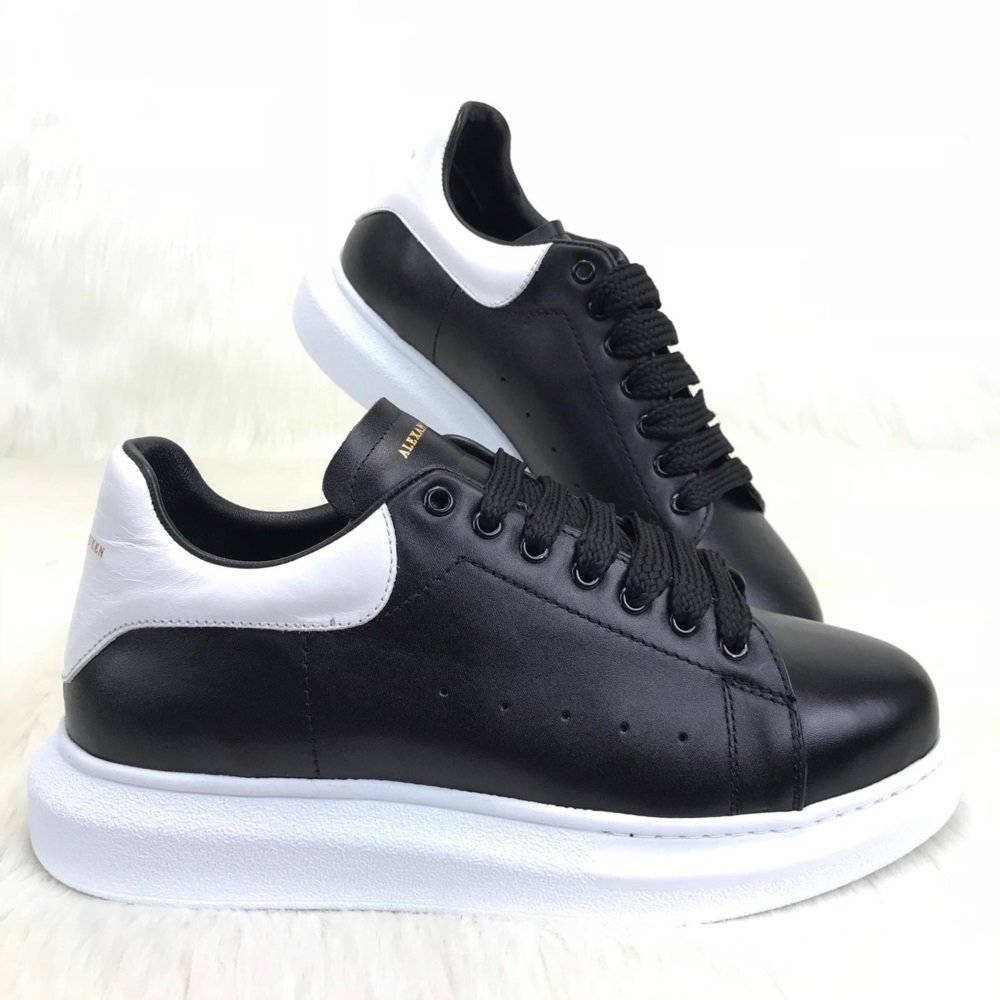 ALEXANDER McQueen %HAKİKİ DERİ ERKEK SNEAKER SİYAH BEYAZ