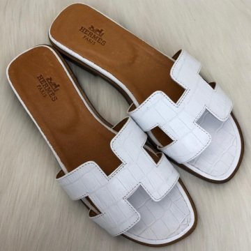 HERMES ORAN SANDALS KROKO DESENLİ %100 HAKİKİ DERİ BEYAZ