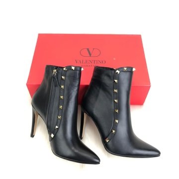 VALENTİNO GARAVANİ ROCKSTUD ANKLE BOOTS %HAKİKİ DERİ