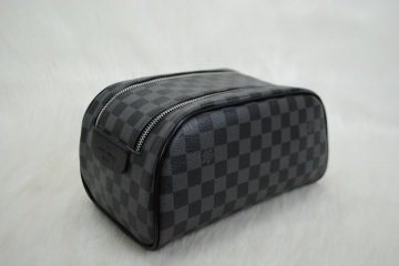 LOUIS VUITTON DAMIER GRAPHITE KING SIZE TOILETRY BAG