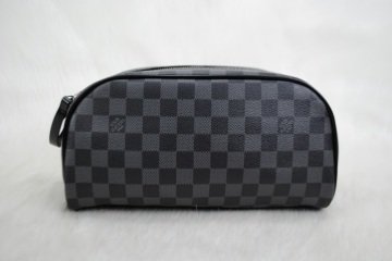 LOUIS VUITTON DAMIER GRAPHITE KING SIZE TOILETRY BAG