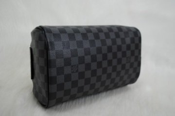 LOUIS VUITTON DAMIER GRAPHITE KING SIZE TOILETRY BAG
