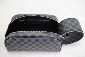LOUIS VUITTON DAMIER GRAPHITE KING SIZE TOILETRY BAG