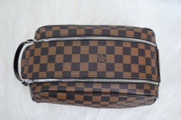 LOUIS VUITTON DAMIER CANVAS KING SIZE TOILETRY BAG