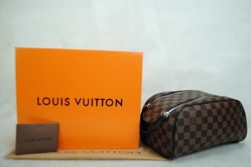 LOUIS VUITTON DAMIER CANVAS KING SIZE TOILETRY BAG