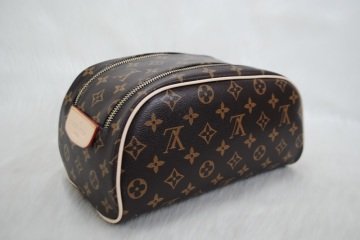 LOUIS VUITTON MONOGRAM CANVAS KING SIZE TOILETRY BAG