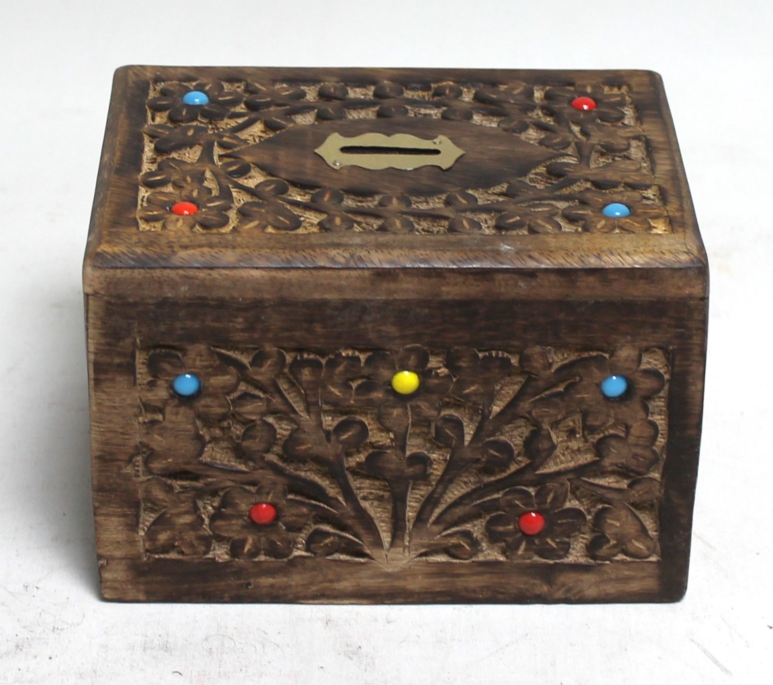 Ahşap Oymalı  Boncuklu Kilitli Kumbara  17x13x11 cm.