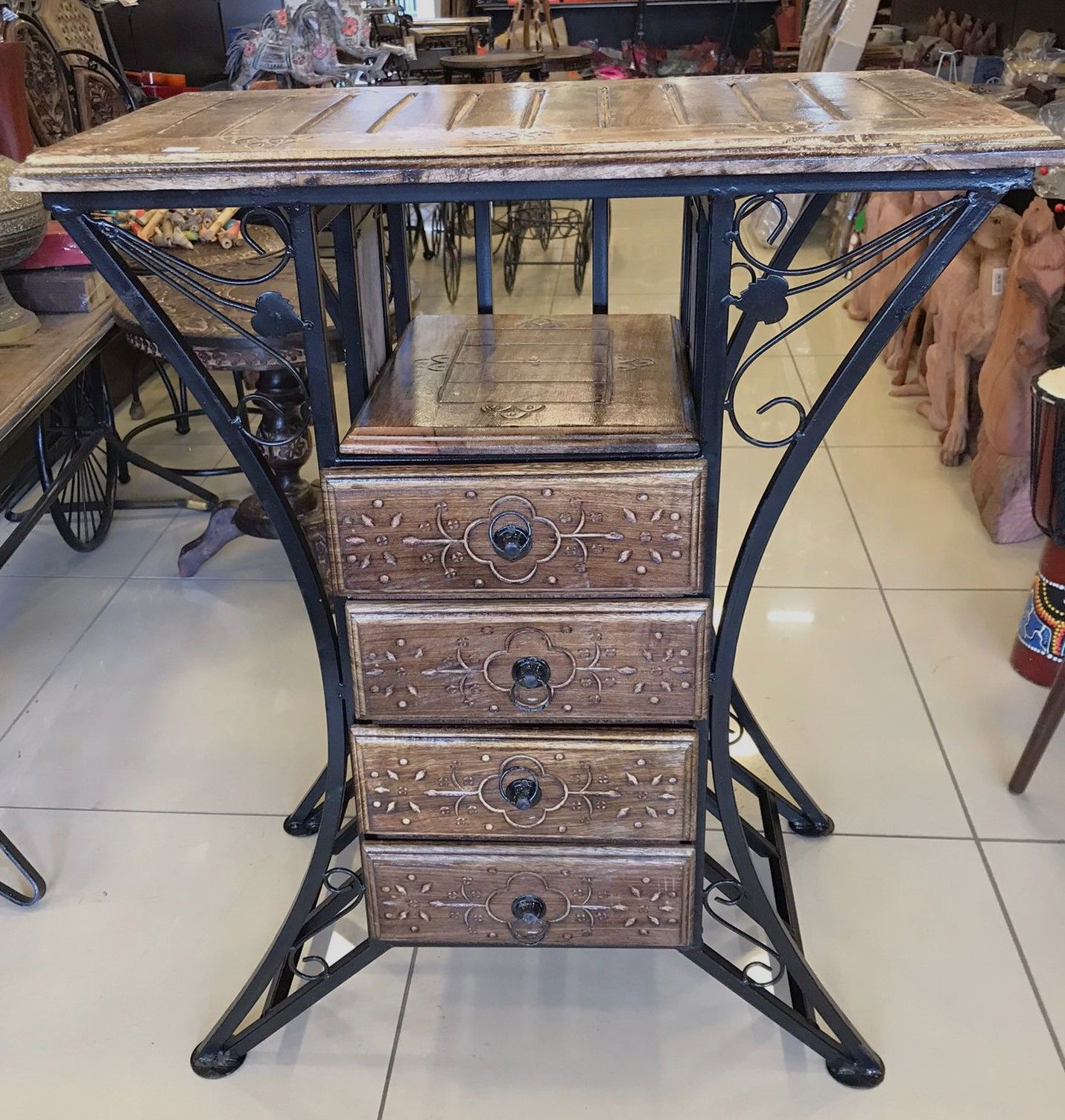 Ahşap Ferforje Oymalı Dresuar Etajer 4 Çekmeceli 65x37x80 cm.