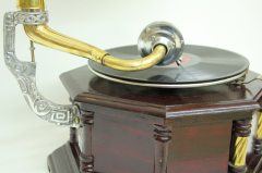 Ahşap Sekizgen Gramofon Sarı Metal Süslemeli 523