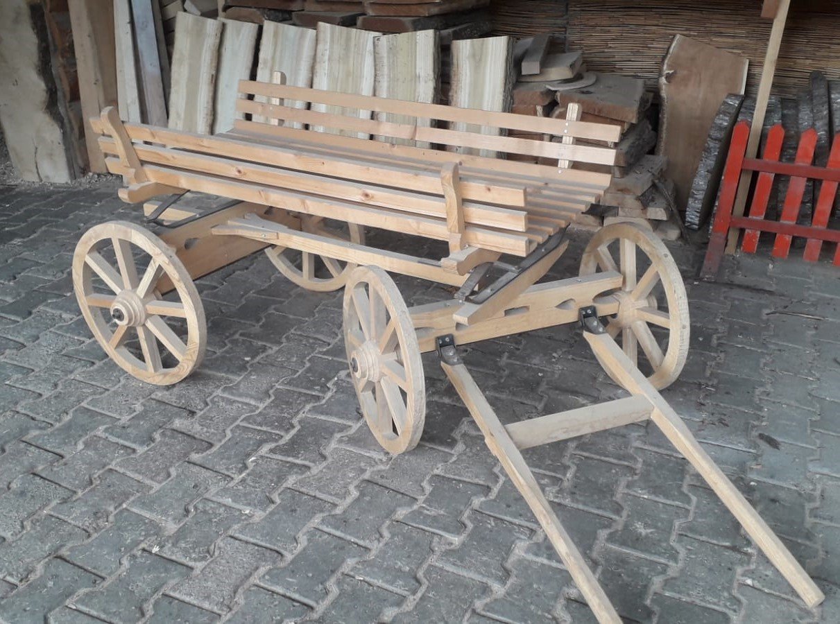 Otantik Çarşı Eskitme Ahşap At Arabası 130x75x60 cm.