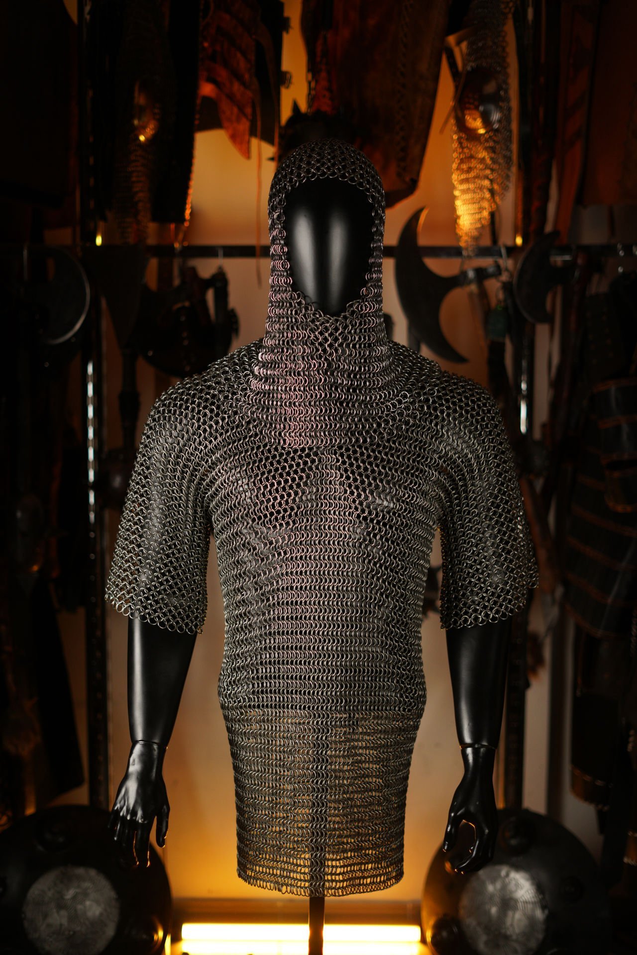 Steel Armor Outfit (Matte Silver)