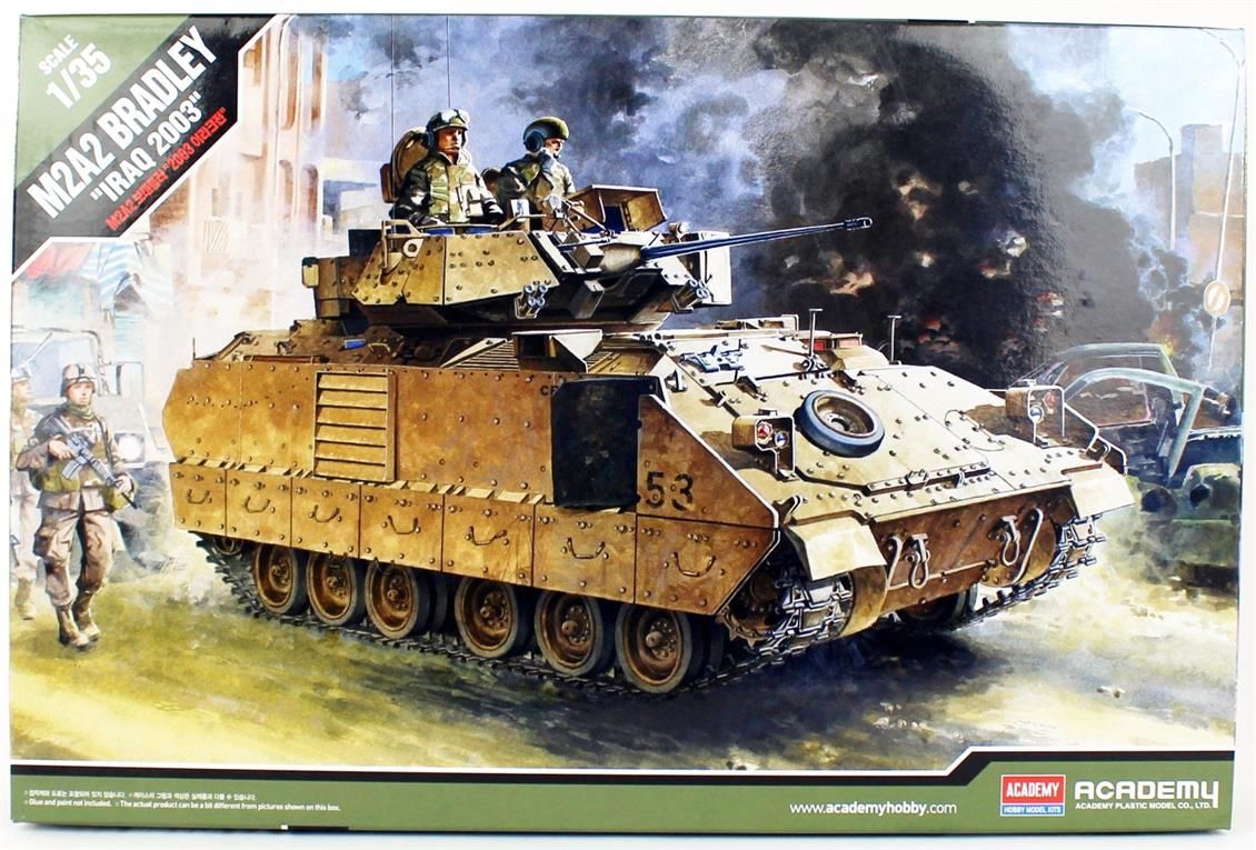 Academy 13205 1/35 M2A2 Bradly (Irak) Tankı Demonte Plastik Maketi