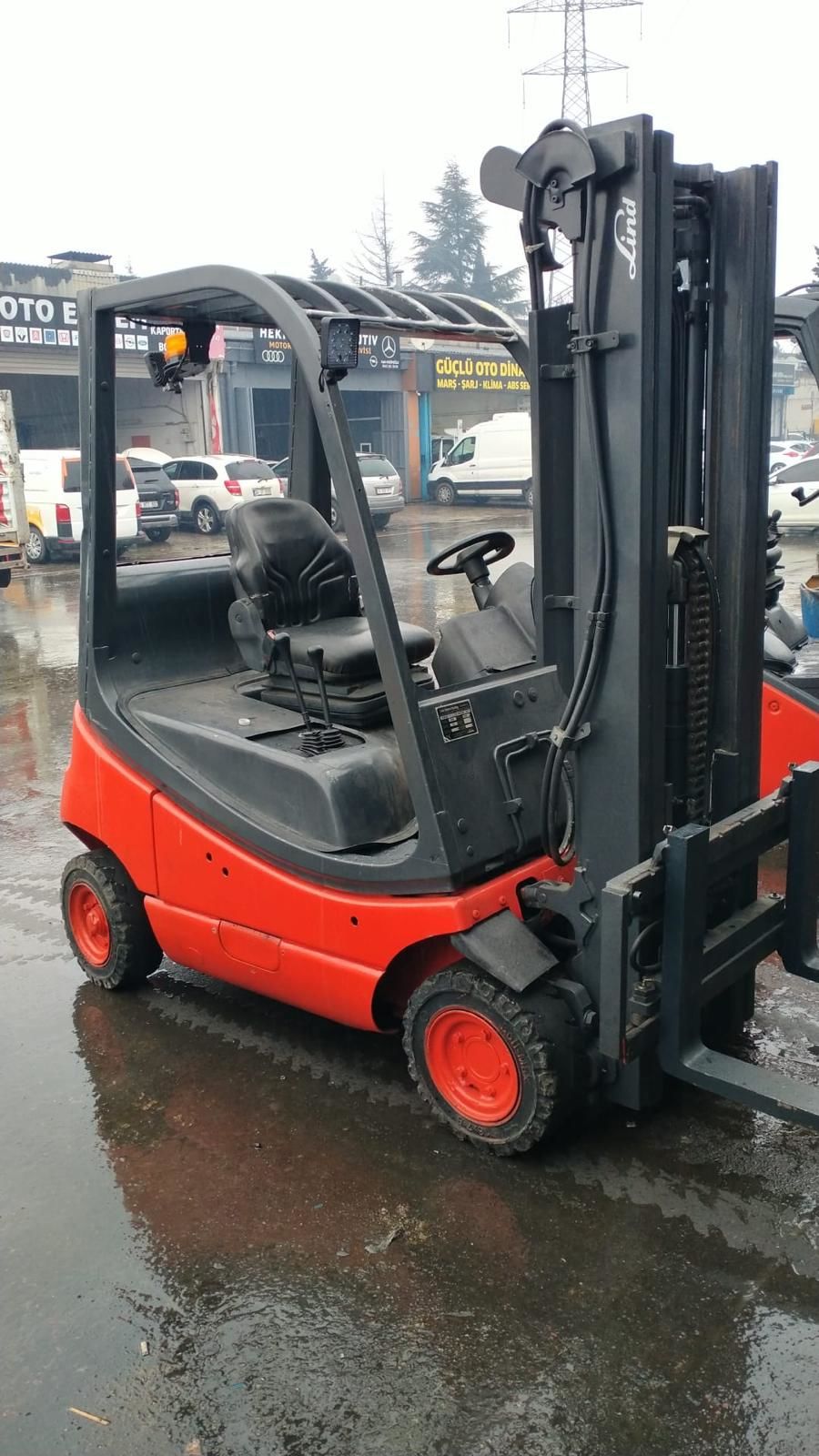 350 Serisi Linde H18D 1.8Ton Dizel 4.77mt Triplex Asansörlü