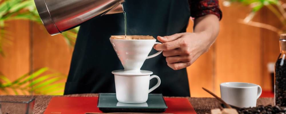 V60 Kahve Nedir? Temiz ve Berrak Bir Deneyim için Demleme Yöntemi