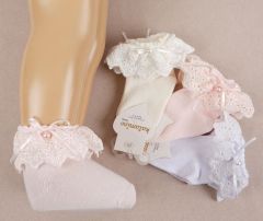 Fisto Detaylı Bebe Çorabı- 0.6 Ay