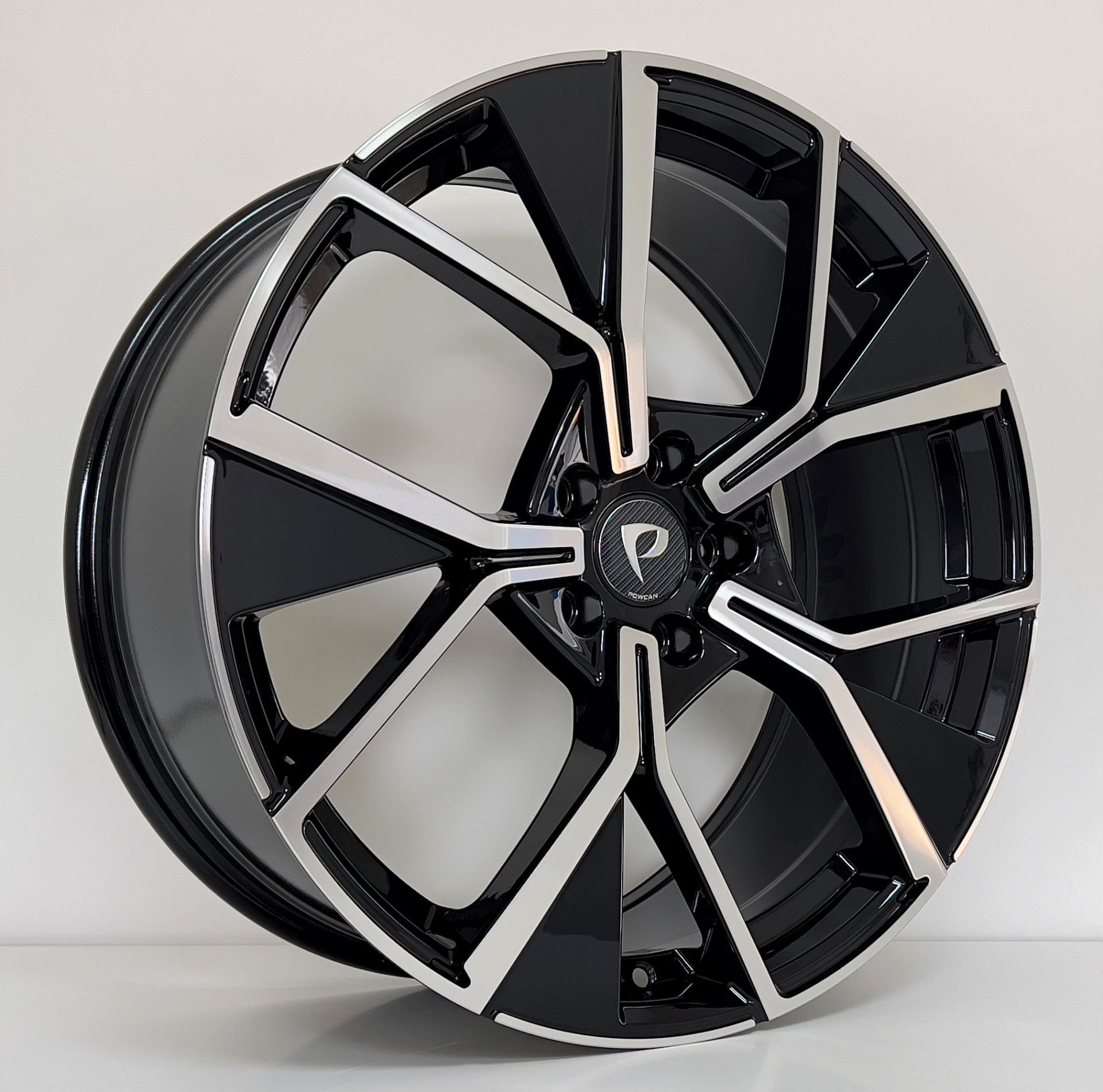 BKY 1196 8.5X19İNÇ  5X112 ET38 57.1 BLACK MACHINED XL ÇELİK JANT