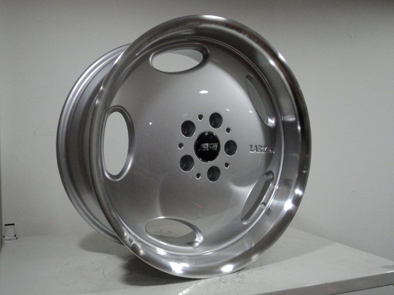 BCH 8250 8.5x18 inç 5x112 et35 66.6 Sılver Machined Çelik Jant