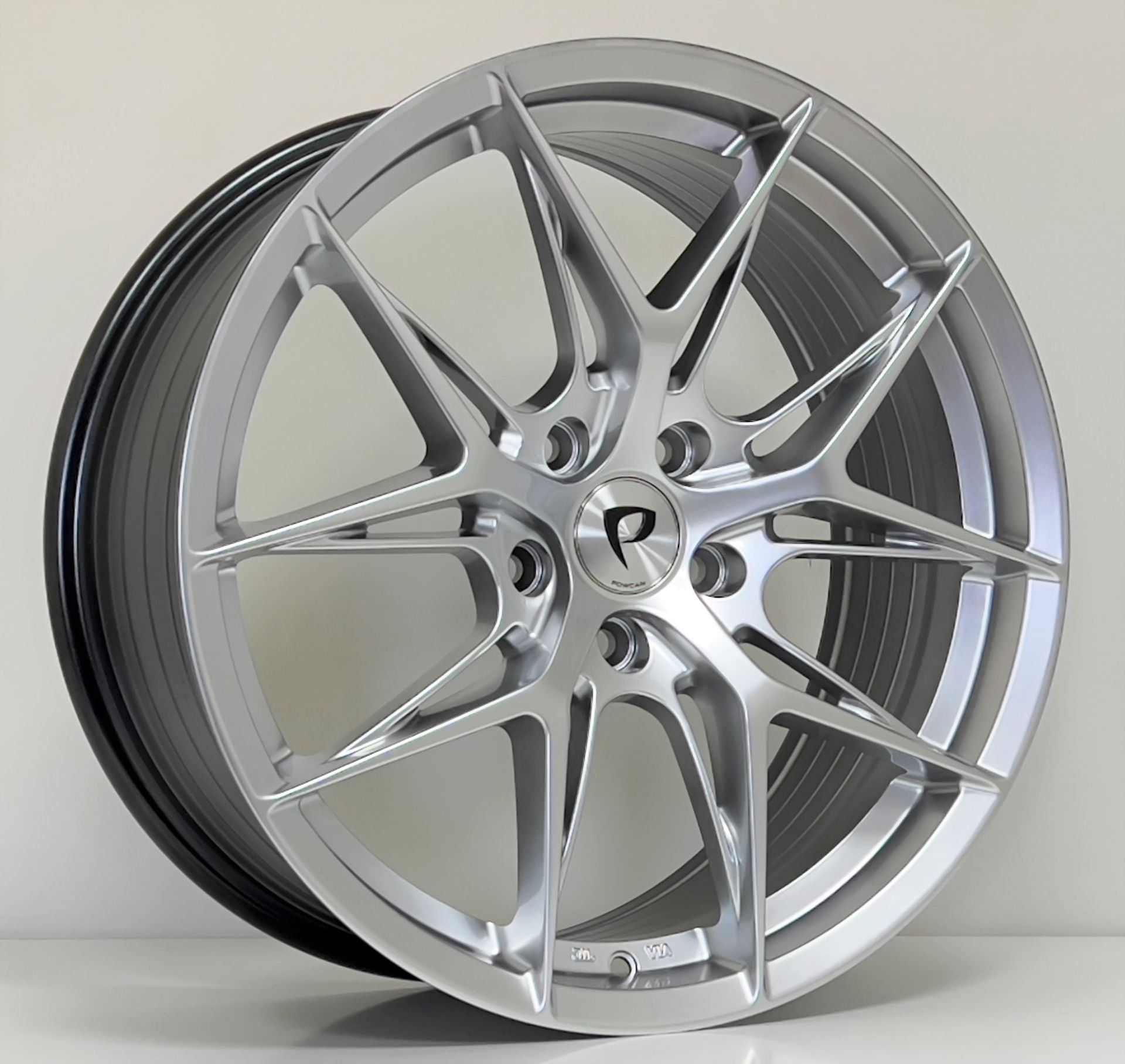 BKYS 1213 9.5X19İNÇ  5X120 ET35 72.56 HYPER SILVER ÇELİK JANT