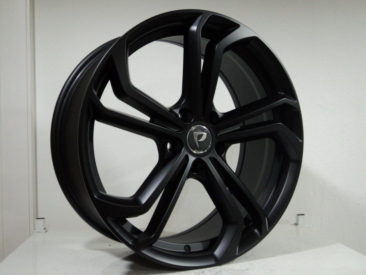 BK 5620 8x19inç 5x112 et45 57.1 MAT BLACK Machined Çelik Jant