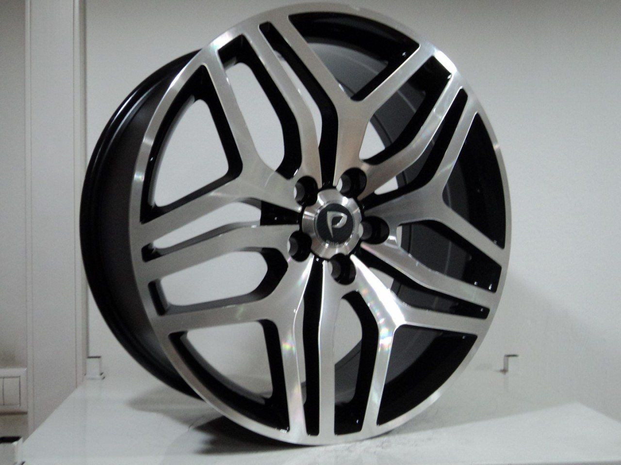 BK 5322 8.5x20inç 5x120 et48 72.56 BLACK Machined Çelik Jant