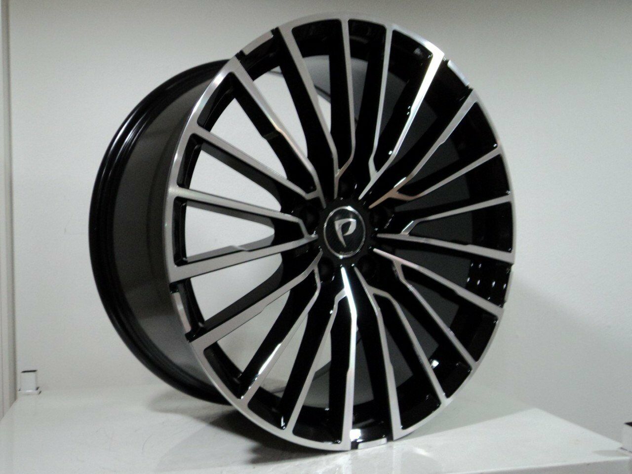 BK 5569 8.5x20inç 5x120 et34 72.56 BLACK Machined Çelik Jant